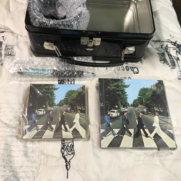 New Beatles lunch box w4 accessories - Picture 6 of 9
